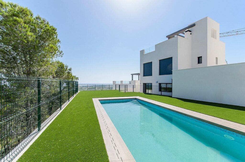 NOWY BUDYNEK BUNGALOWÓW W SAN MIGUEL DE SALINAS