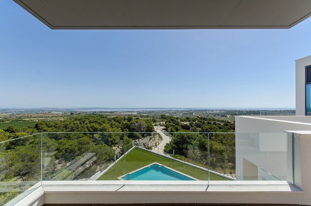 NOWY BUDYNEK BUNGALOWÓW W SAN MIGUEL DE SALINAS