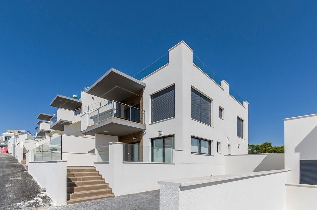 NOWY BUDYNEK BUNGALOWÓW W SAN MIGUEL DE SALINAS
