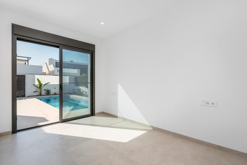 NOWY BUDYNEK WILLE W SAN JAVIER