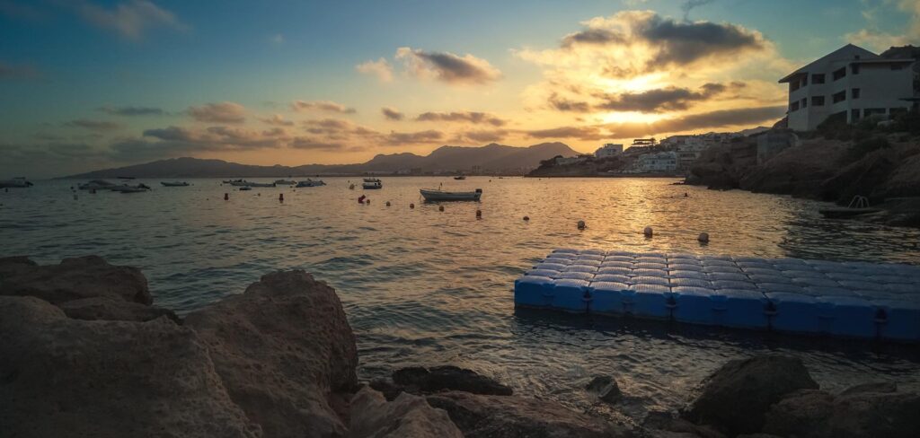 NOWO WYBUDOWANE WILLE SAN JUAN DE LOS TERREROS, ALMERIA