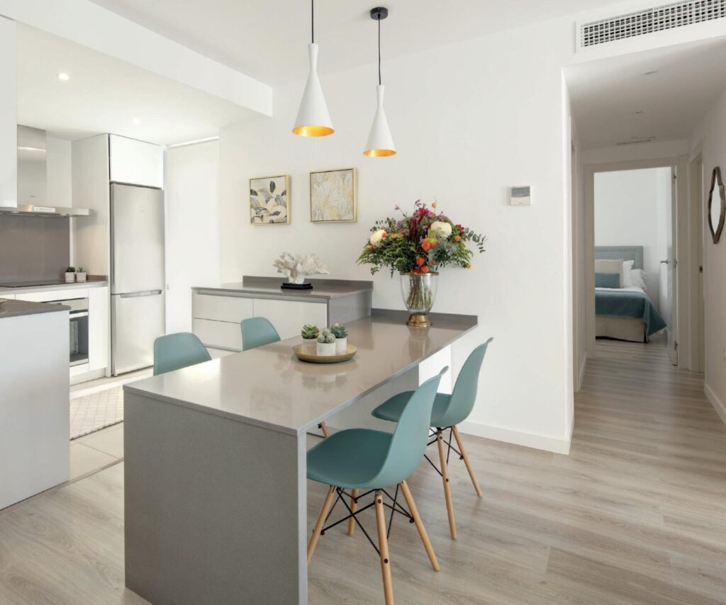 RYNEK PIERWOTNY APARTAMENTY W NUEVA ANDALUCIA