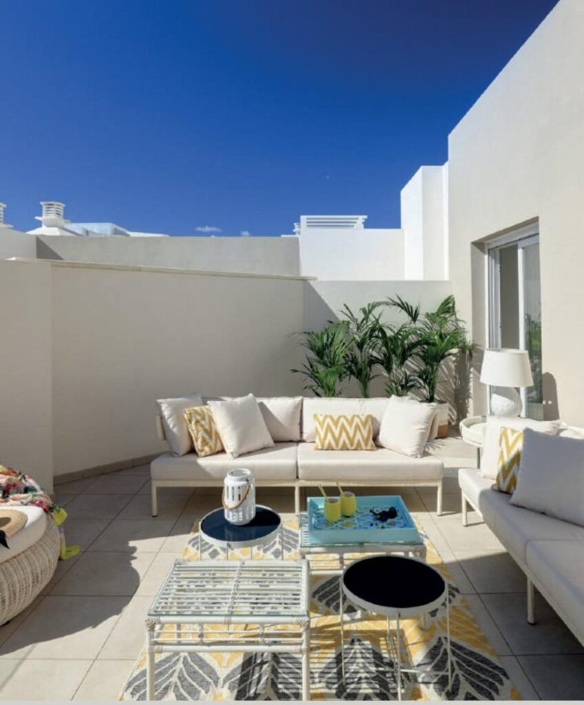 RYNEK PIERWOTNY APARTAMENTY W NUEVA ANDALUCIA