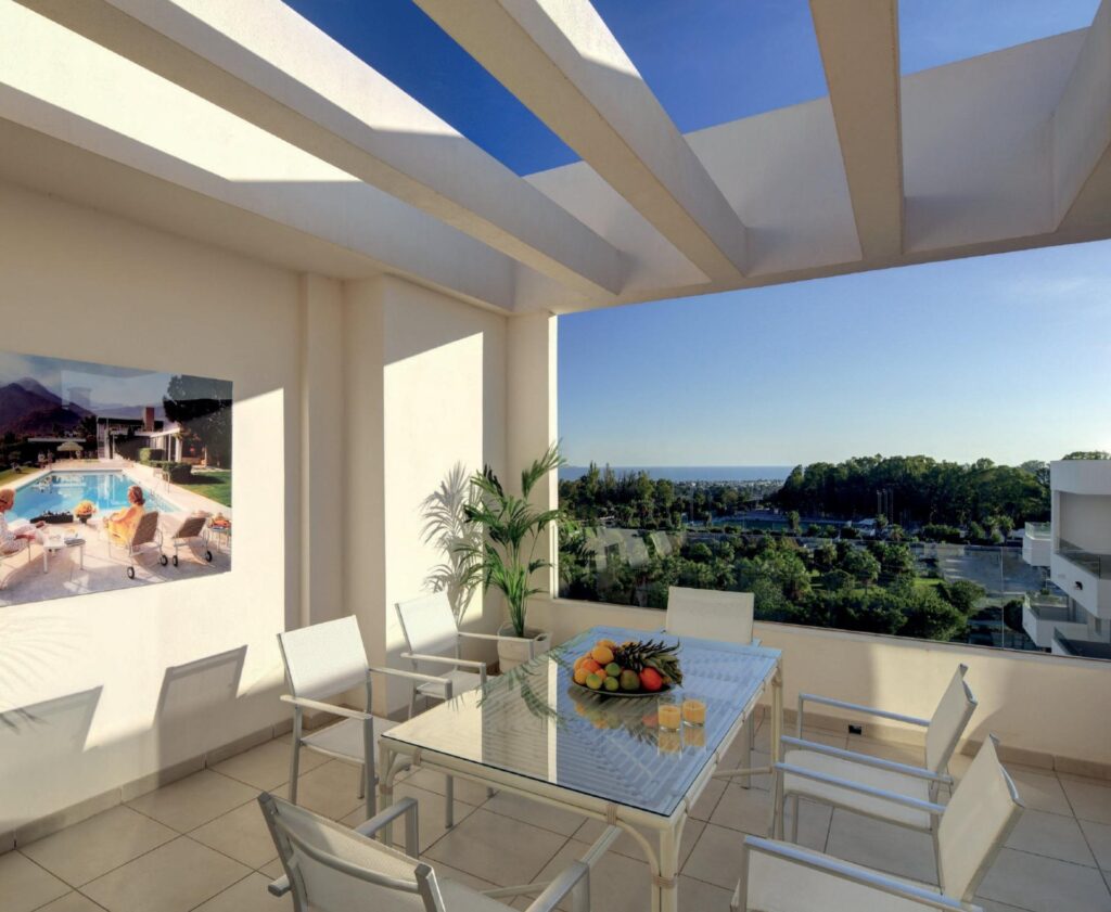 RYNEK PIERWOTNY APARTAMENTY W NUEVA ANDALUCIA