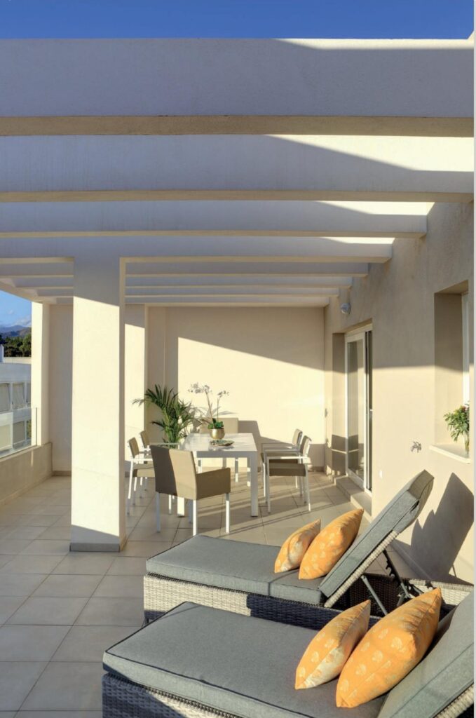 RYNEK PIERWOTNY APARTAMENTY W NUEVA ANDALUCIA