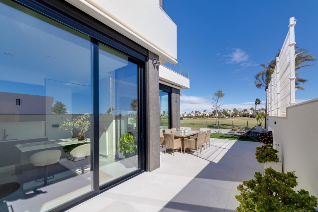 RYNEK PIERWOTNY WILLE W PILAR DE LA HORADADA NA POLU GOLFOWYM