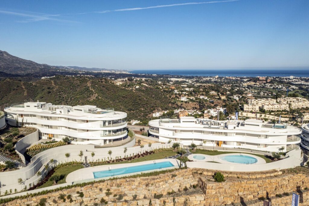 Luksusowe życie na wzgórzach Marbella-Benahavís: Butikowa wspólnota mieszkaniowa