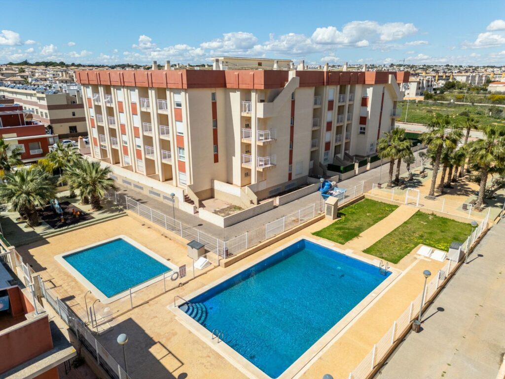 Odnowiony kompleks mieszkalny w Lomas de Cabo Roig – odnowione apartamenty