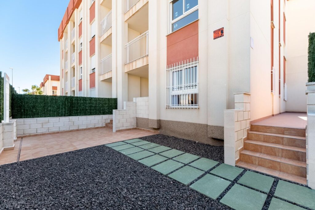Odnowiony kompleks mieszkalny w Lomas de Cabo Roig – odnowione apartamenty