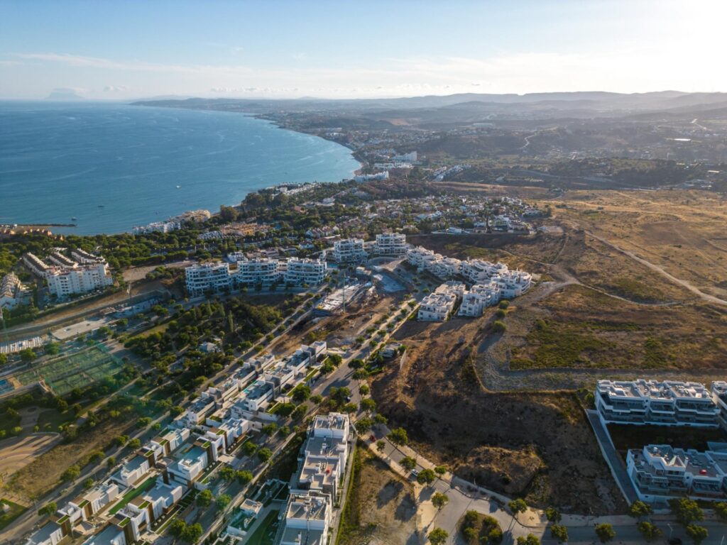 Luksusowe nowe apartamenty w Esteponie – nowoczesne życie blisko Morza Śródziemnego