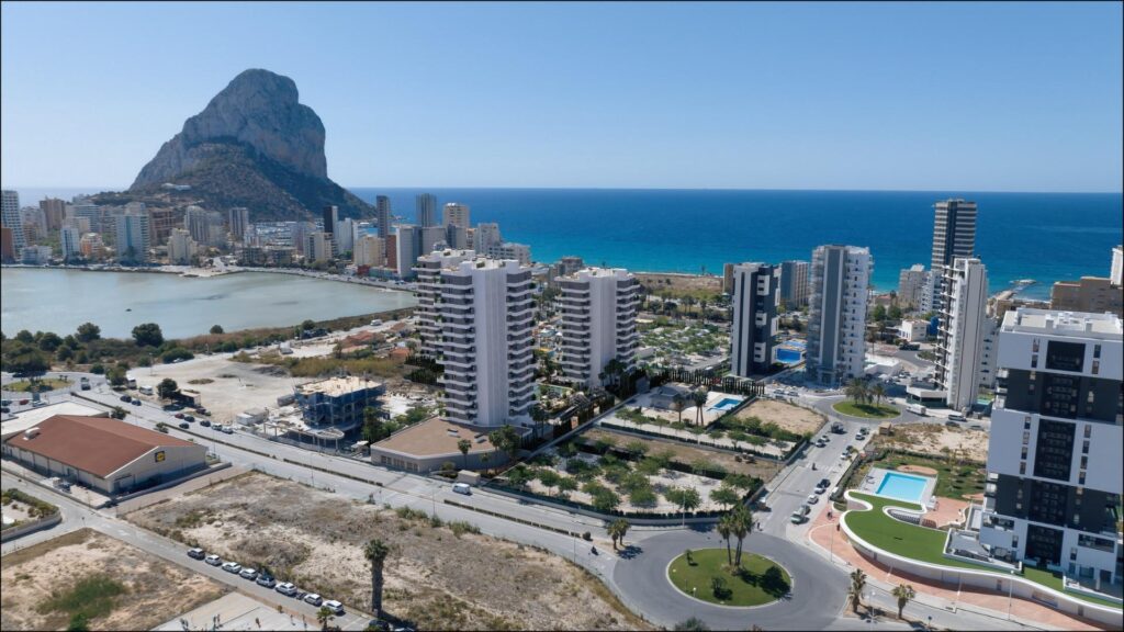 Nowoczesne domy w Calpe, zaledwie 450 m od plaży Playa del Cantal Roig