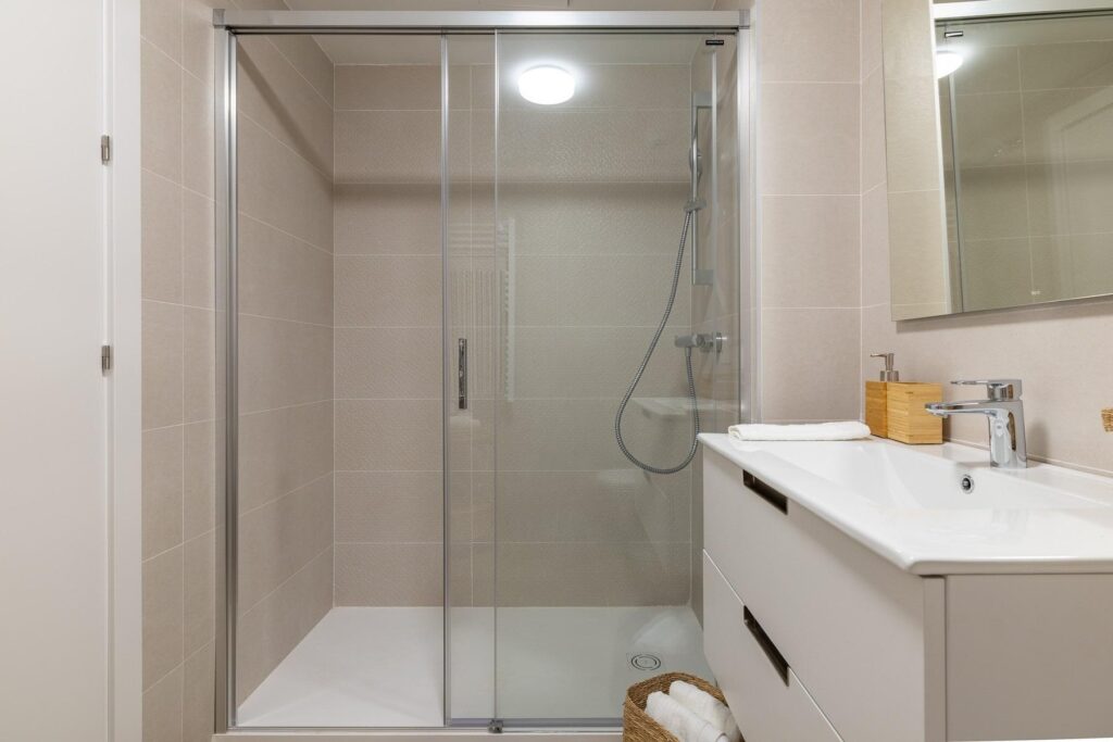 Nowoczesne domy w Calpe, zaledwie 450 m od plaży Playa del Cantal Roig