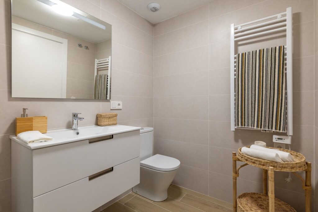 Nowoczesne domy w Calpe, zaledwie 450 m od plaży Playa del Cantal Roig