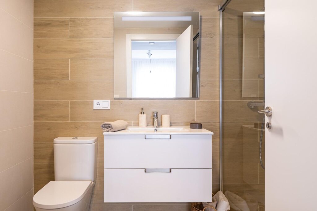 Nowoczesne domy w Calpe, zaledwie 450 m od plaży Playa del Cantal Roig