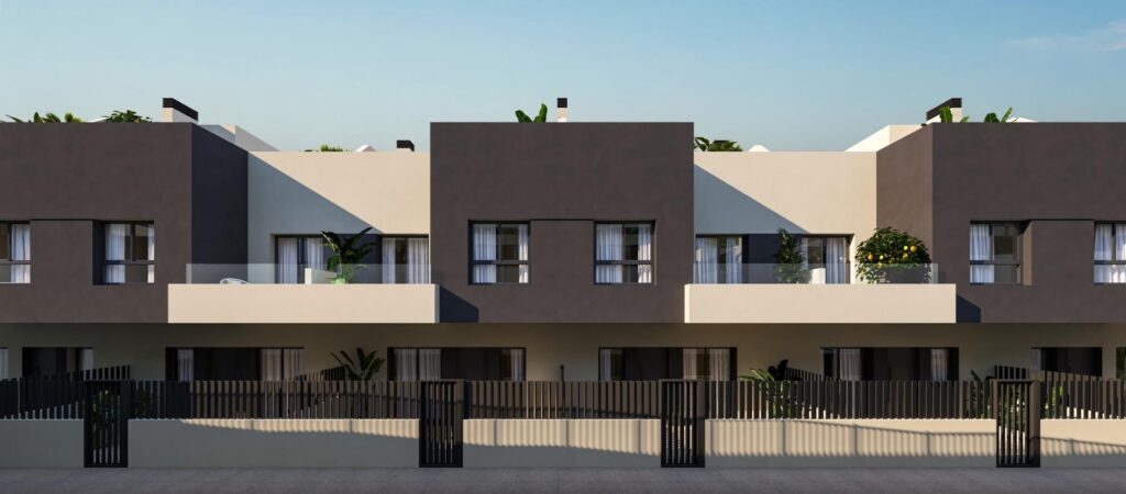 Nowe domy szeregowe z 4 sypialniami w Torre del Mar, zaledwie 800 m od plaży