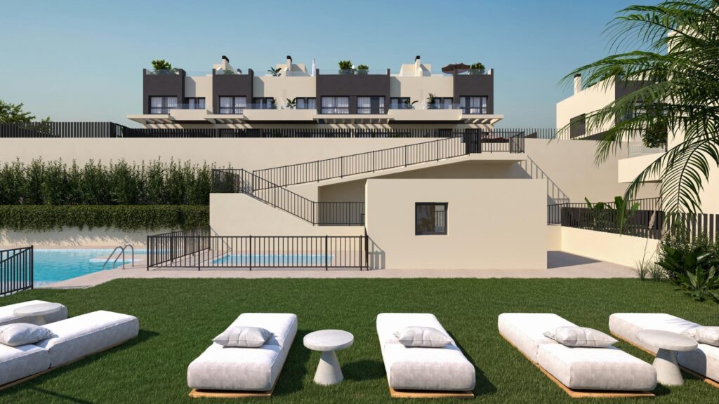 Nowe domy szeregowe z 4 sypialniami w Torre del Mar, zaledwie 800 m od plaży