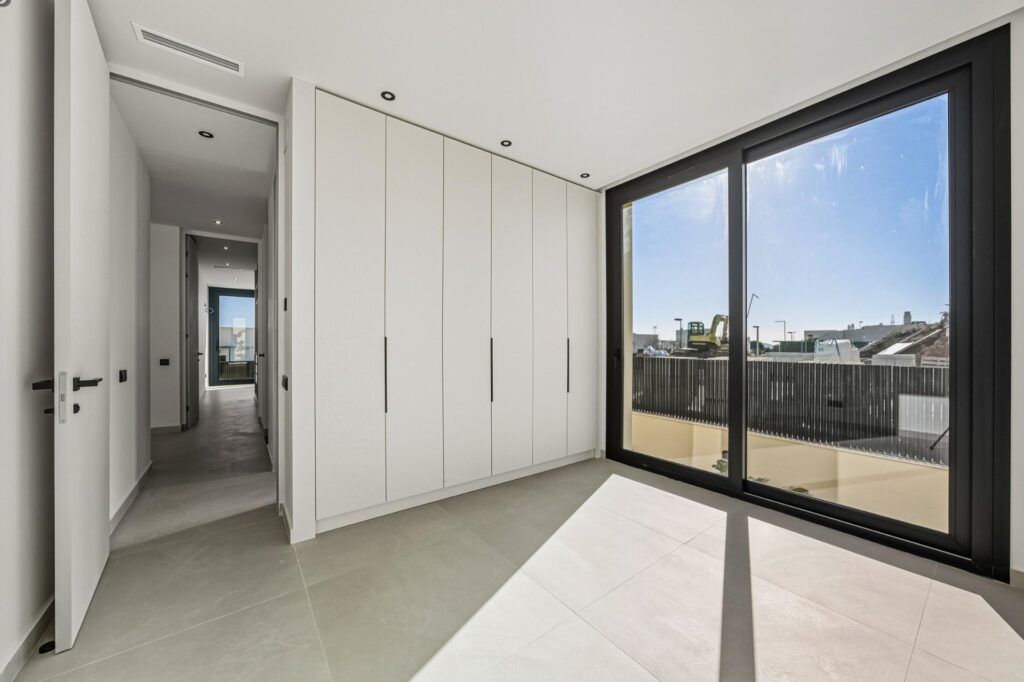 Gotowa do zamieszkania nowa willa z widokiem na morze w La Alberca Polop