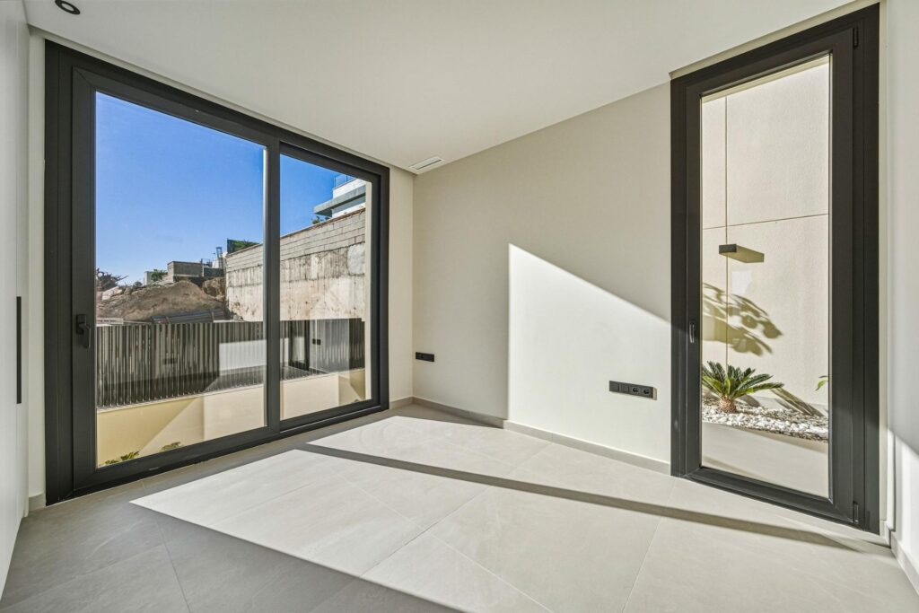 Gotowa do zamieszkania nowa willa z widokiem na morze w La Alberca Polop