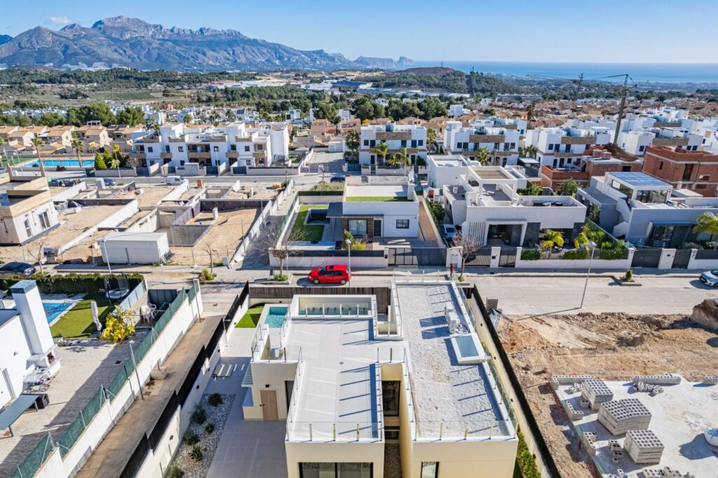 Gotowa do zamieszkania nowa willa z widokiem na morze w La Alberca Polop