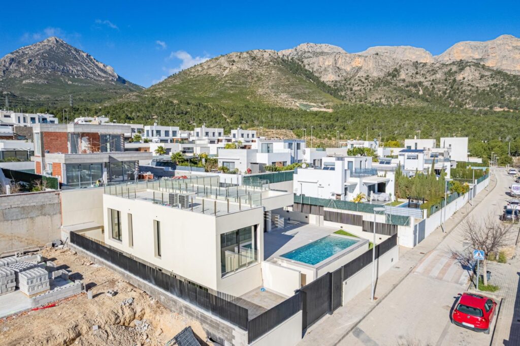 Gotowa do zamieszkania nowa willa z widokiem na morze w La Alberca Polop