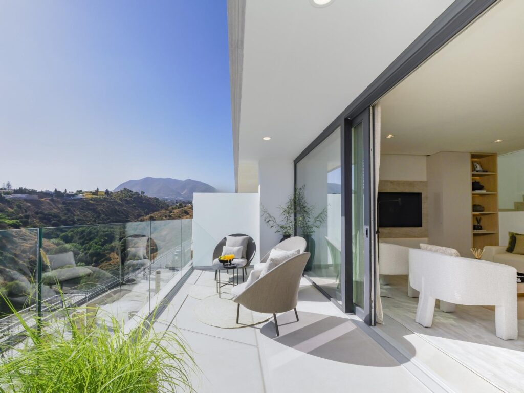 Luksusowe nowe kamienice z widokiem na morze w El Higuerón, Costa del Sol