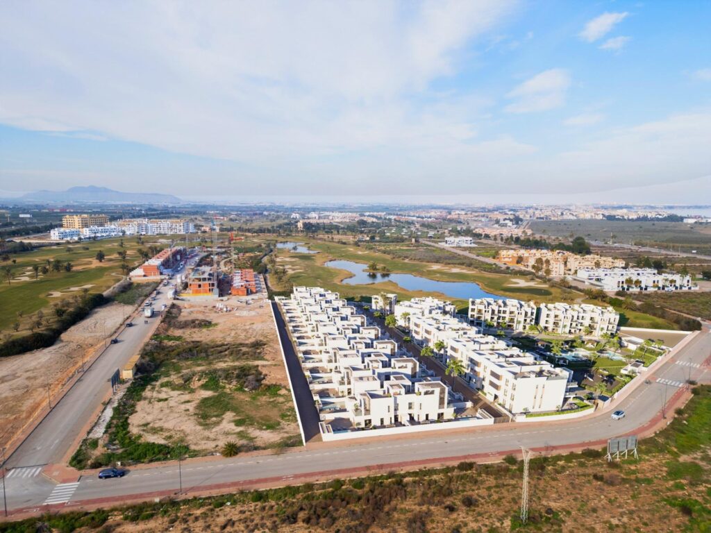 Nowe apartamenty w ośrodku wypoczynkowym La Serena Golf-Los Alcazares w pobliżu plaży
