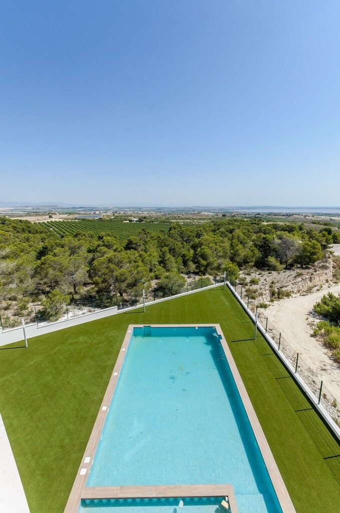 NOWY BUDYNEK BUNGALOWÓW W SAN MIGUEL DE SALINAS