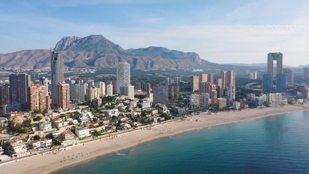 NOWA BUDOWA MIESZKALNA W PLAYA PONIENTE DE BENIDORM !!!