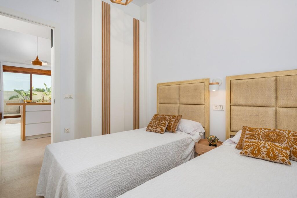NOWY BUDYNEK WILLE W VERA, ALMERIA
