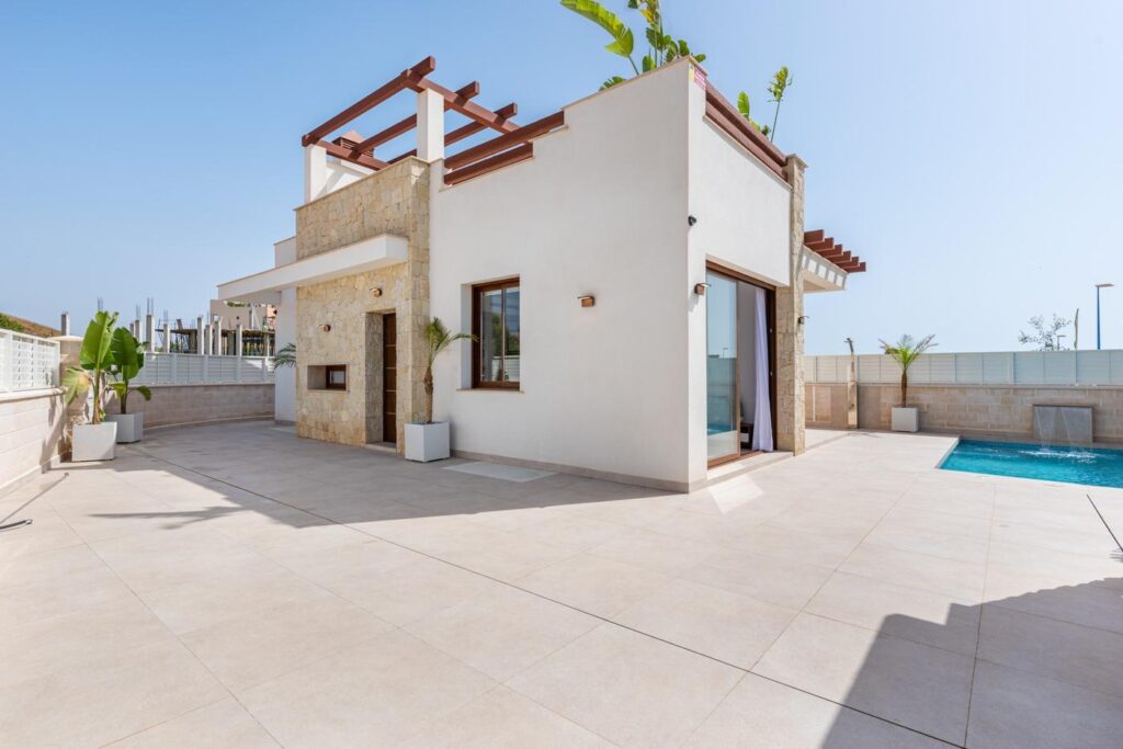 NOWY BUDYNEK WILLE W VERA, ALMERIA