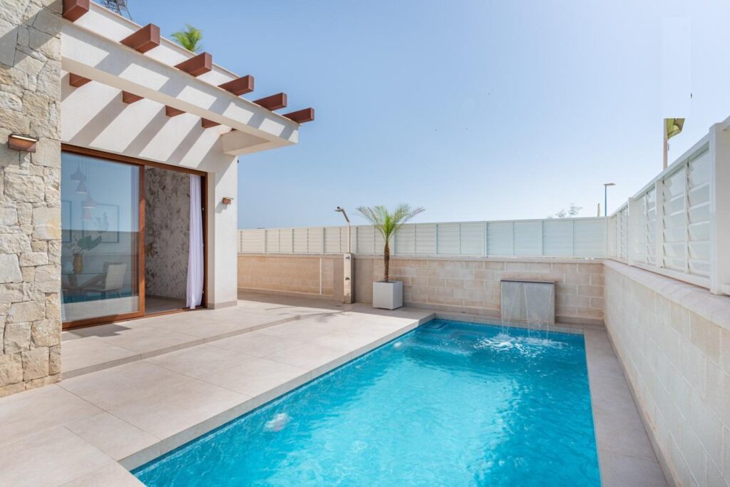 NOWY BUDYNEK WILLE W VERA, ALMERIA