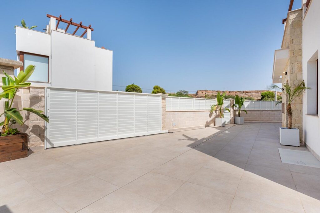 NOWY BUDYNEK WILLE W VERA, ALMERIA