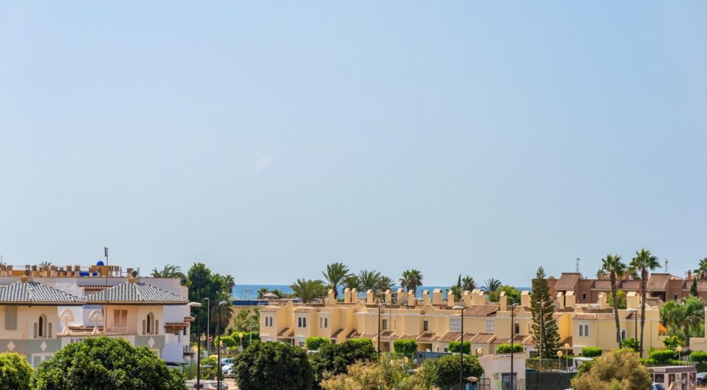 NOWY BUDYNEK WILLE W VERA, ALMERIA