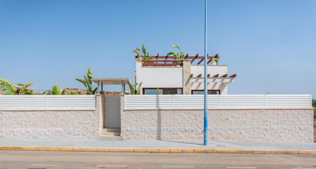 NOWY BUDYNEK WILLE W VERA, ALMERIA