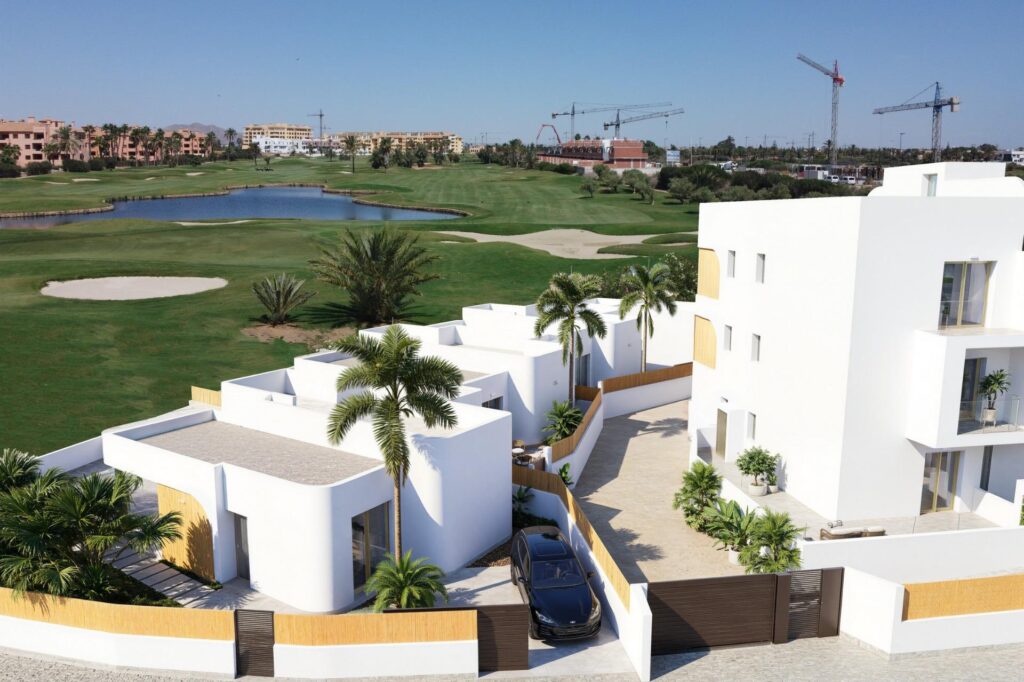 Nowy kompleks mieszkaniowy w Los Alcázares przy polu golfowym Serena Golf
