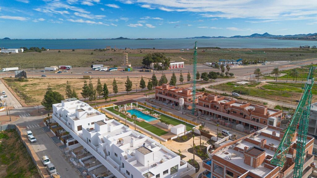 Nowy kompleks mieszkaniowy w pobliżu pola golfowego Serena i Mar Menor w Los Alcazares