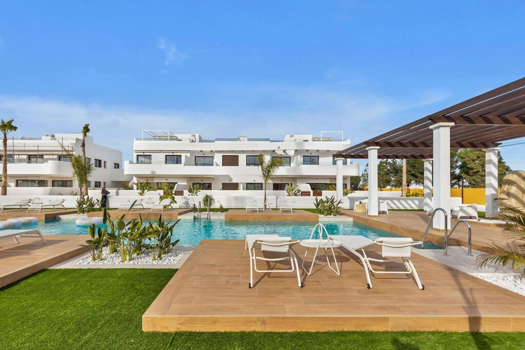 Nowy kompleks mieszkaniowy w pobliżu pola golfowego Serena i Mar Menor w Los Alcazares