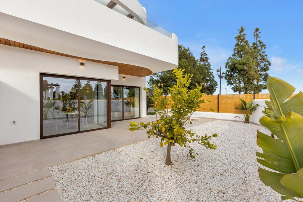 Nowy kompleks mieszkaniowy w pobliżu pola golfowego Serena i Mar Menor w Los Alcazares