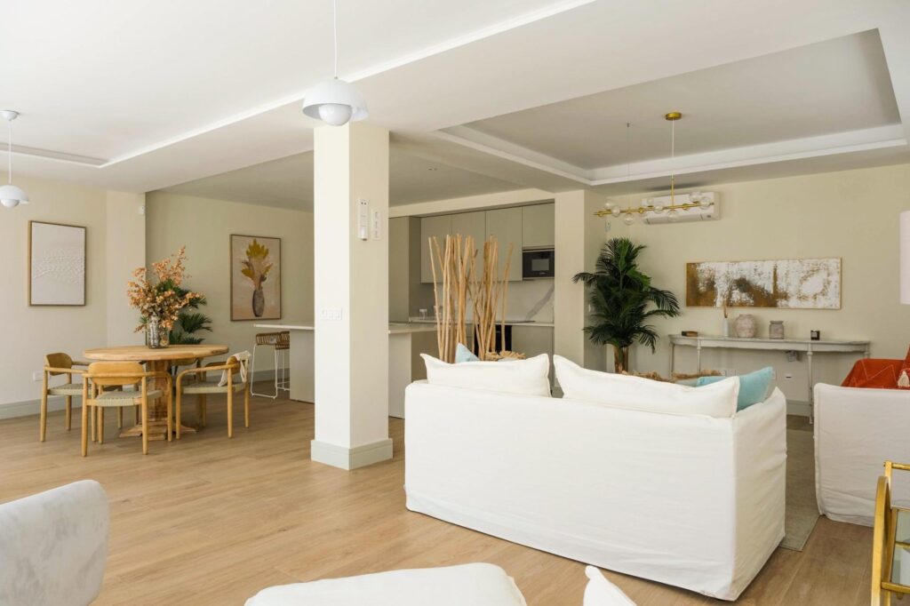 Ekskluzywne domy z widokiem na morze w La Malagueta (Malaga): życie w najlepszej nadmorskiej lokalizacji