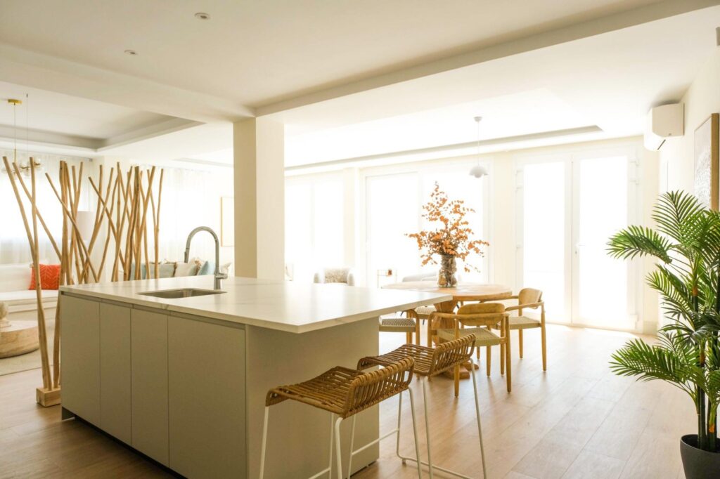 Ekskluzywne domy z widokiem na morze w La Malagueta (Malaga): życie w najlepszej nadmorskiej lokalizacji