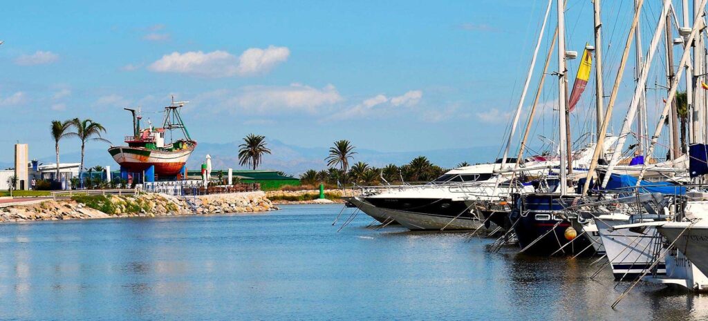 Nowoczesne apartamenty w nowym budynku w pobliżu plaży i mariny w Guardamar del Segura