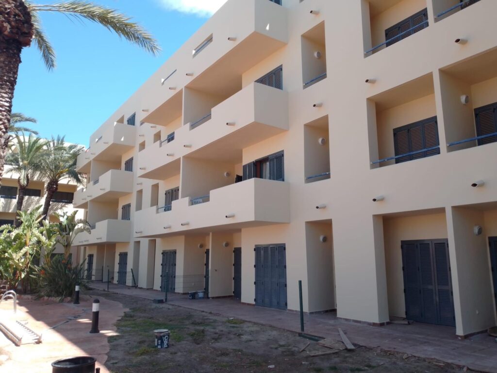 Apartamenty z licencją turystyczną na inwestycję w pobliżu plaży w Vera, Almeria