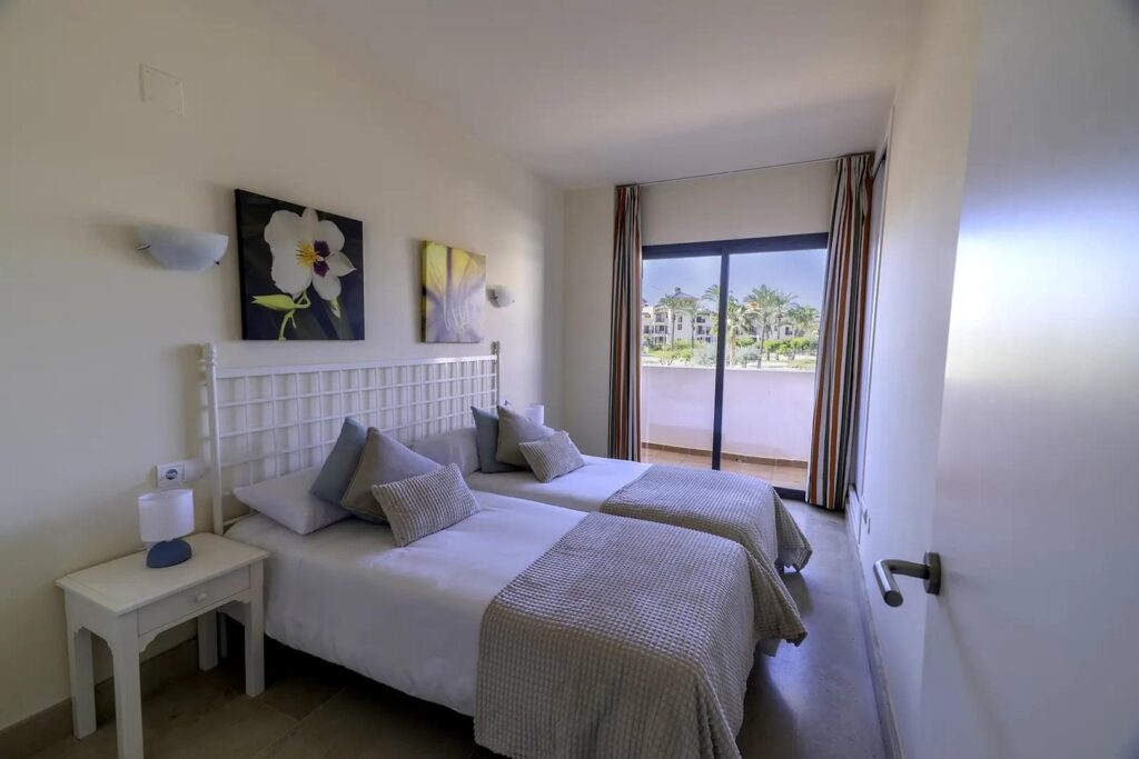 Apartamenty z licencją turystyczną na inwestycję w pobliżu plaży w Vera, Almeria