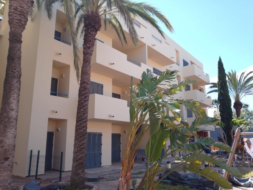 Apartamenty z licencją turystyczną na inwestycję w pobliżu plaży w Vera, Almeria