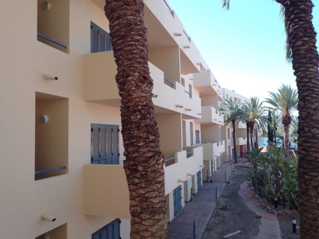 Apartamenty z licencją turystyczną na inwestycję w pobliżu plaży w Vera, Almeria