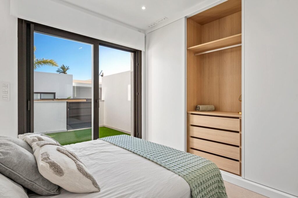 Nowe apartamenty i wille przy polu golfowym w Los Alcazares na Costa Calida