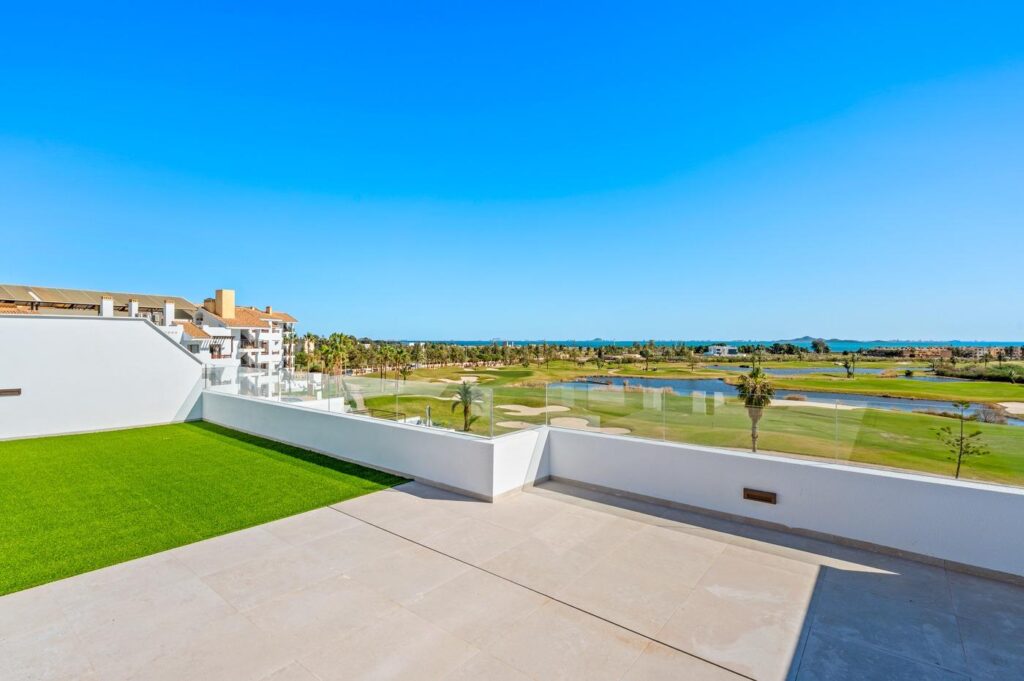 Nowe apartamenty i wille przy polu golfowym w Los Alcazares na Costa Calida