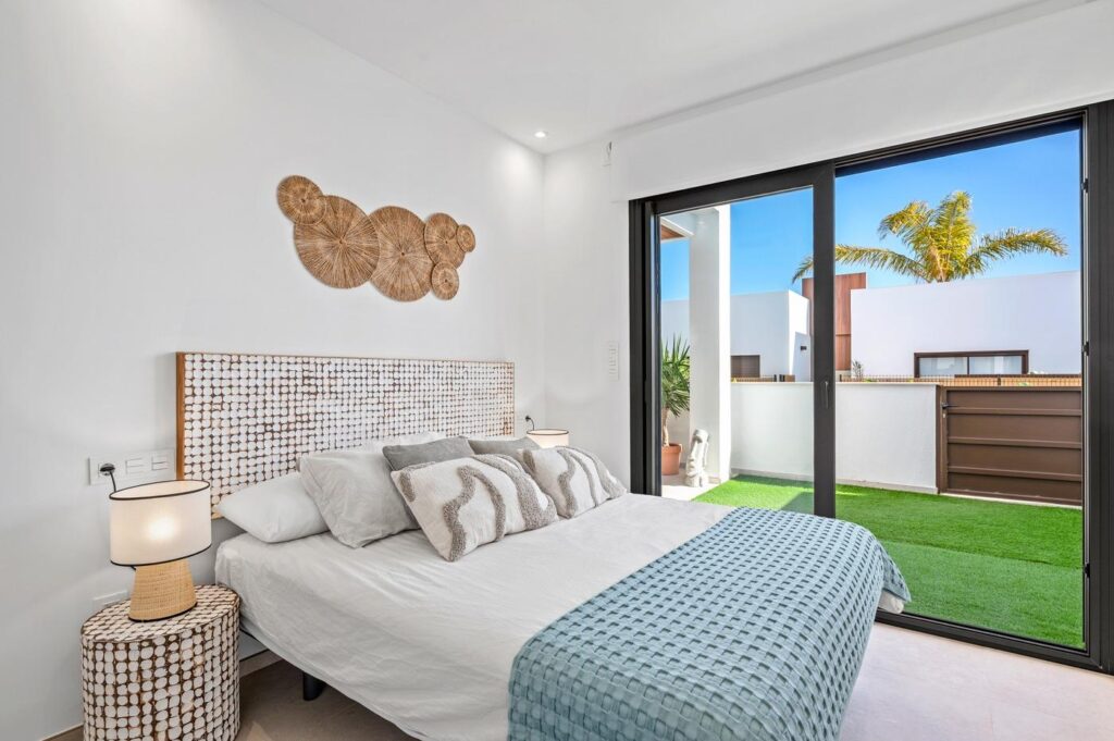 Nowe apartamenty i wille przy polu golfowym w Los Alcazares na Costa Calida