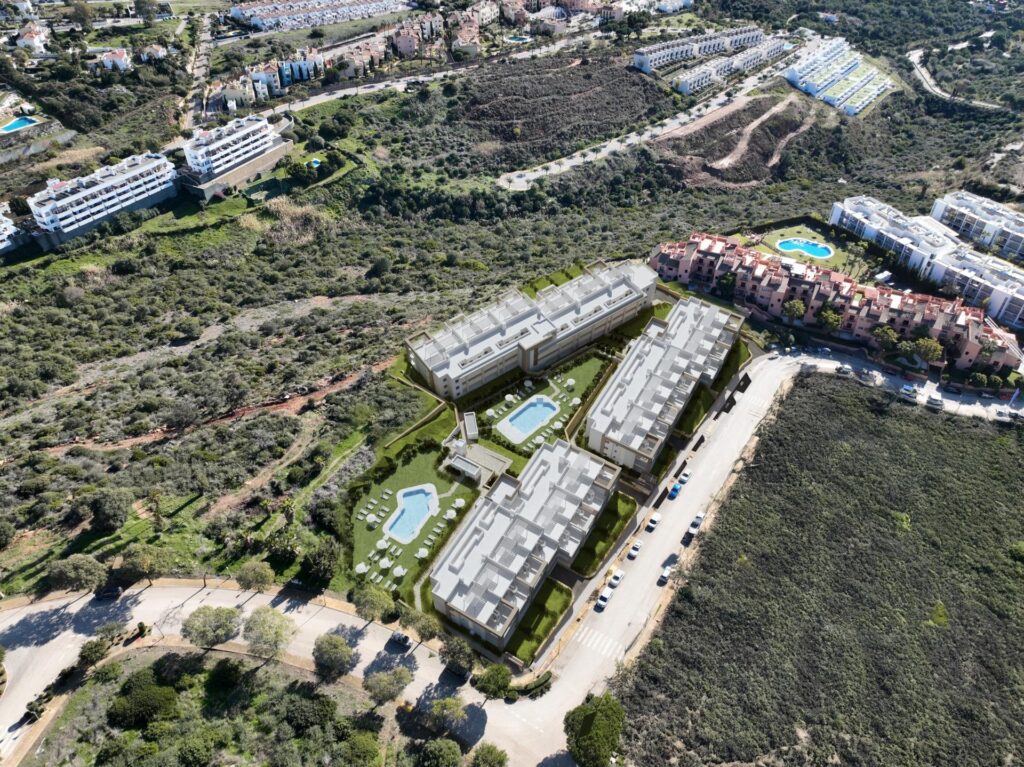 Nowe apartamenty z widokiem na morze w Bahía de las Rocas w Manilva na Costa del Sol