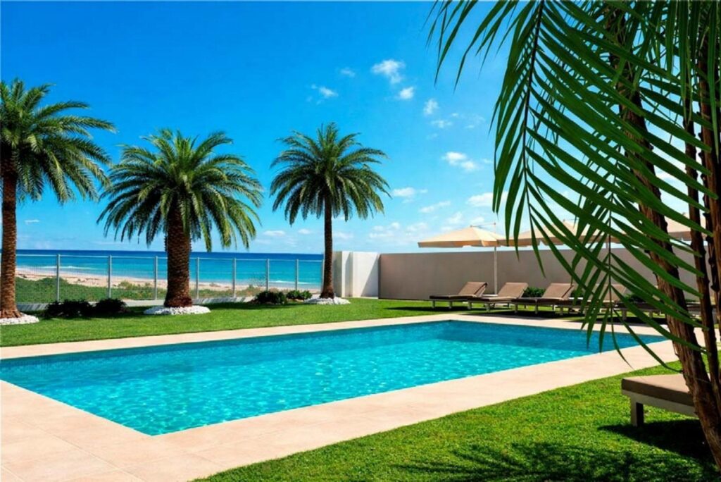 Nowo wybudowane bliźniacze wille przy plaży w Moncofa z widokiem na morze